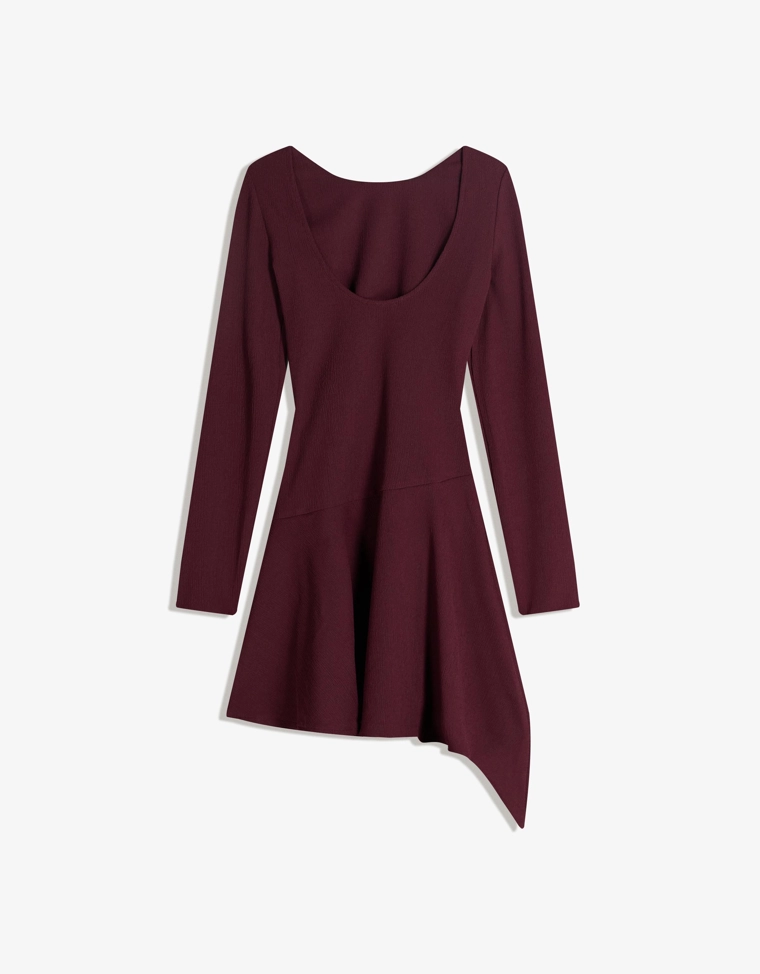 Мини-платье с длинными рукавами и асимметричным подолом