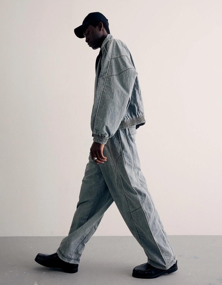 Высокотехнологичные объемные брюки свободного кроя
