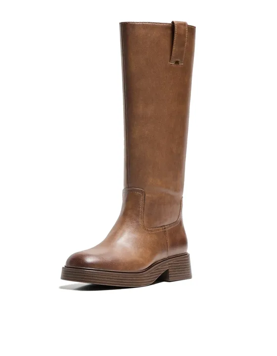 Сапоги до колена на низком каблуке