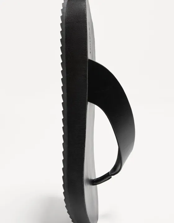 Сандалии с ремешками