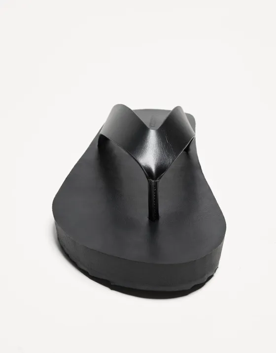 Сандалии с ремешками