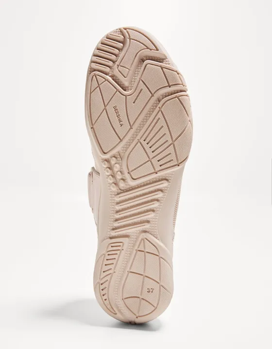 Балетки в спортивном стиле