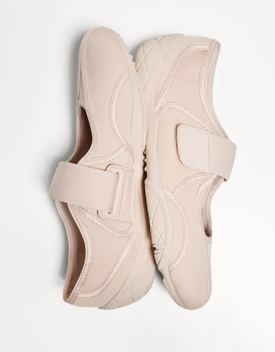 Балетки в спортивном стиле