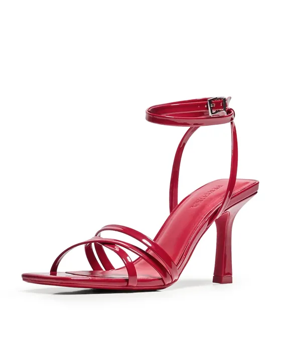 Босоножки с ремешками