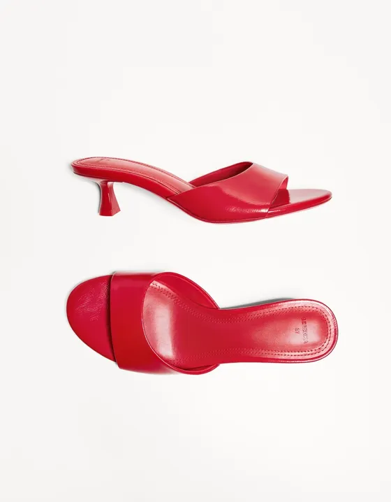 Босоножки-мюли на низком тонком каблуке