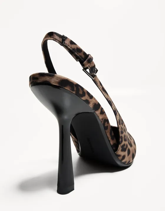 Туфли без задников на тонком каблуке с анималистическим принтом