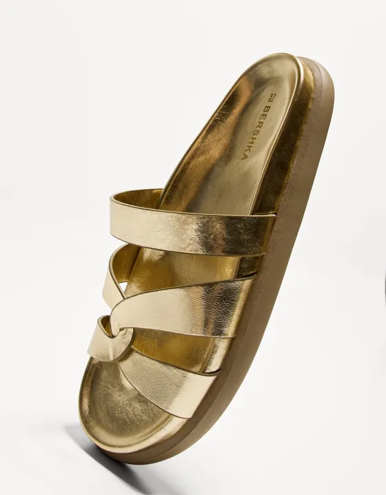 Сандалии с несколькими ремешками