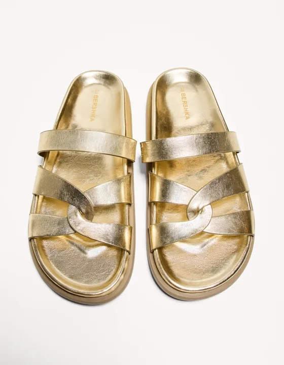 Сандалии с несколькими ремешками