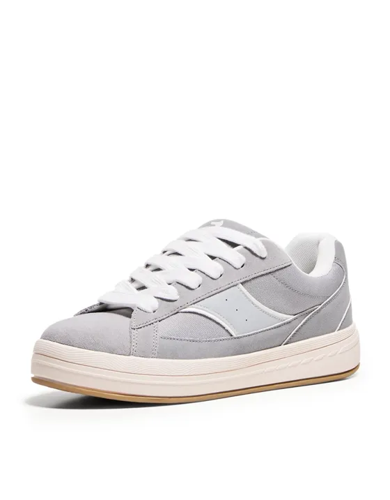 Кроссовки в скейтерском стиле