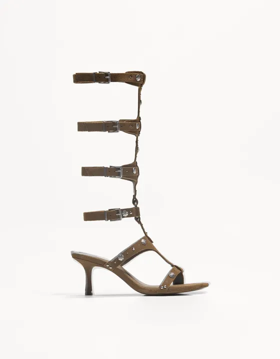 Босоножки на высоком каблуке с высоким голенищем