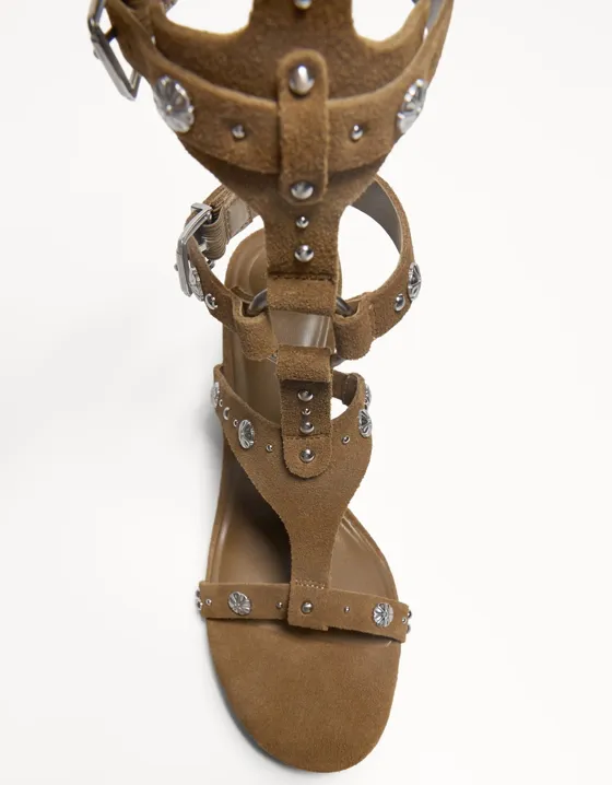 Босоножки на высоком каблуке с высоким голенищем