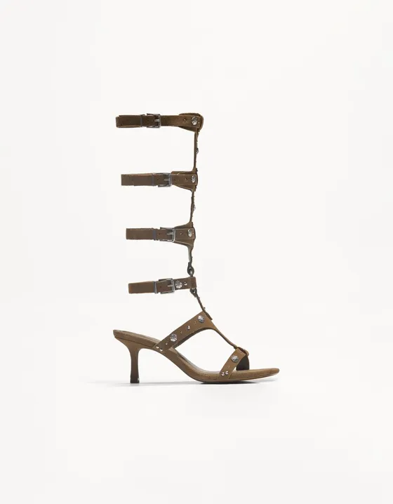 Босоножки на высоком каблуке с высоким голенищем