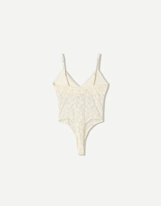Боди на бретелях с кружевом