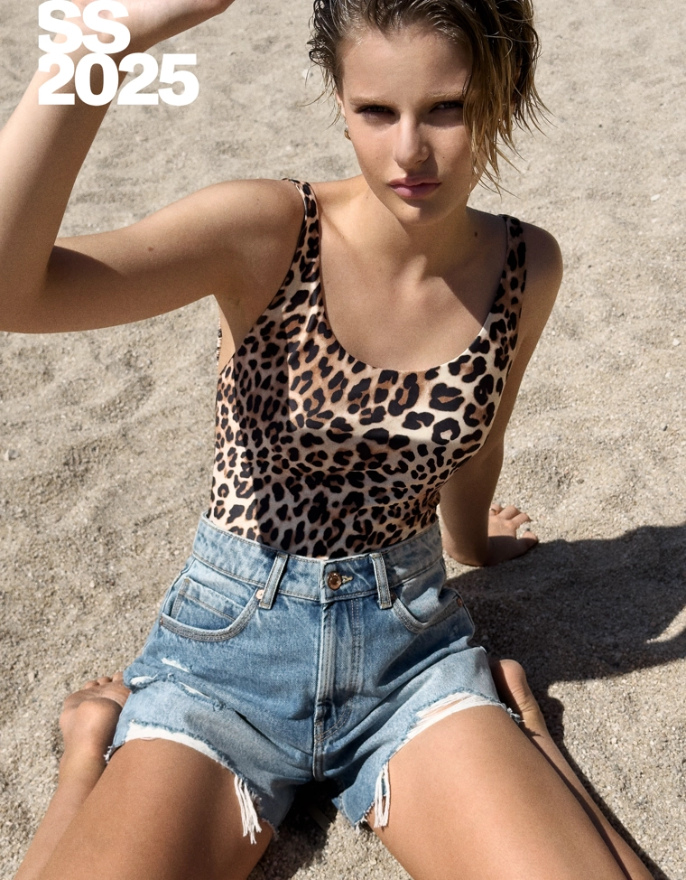 Боди с бретелями и сборками