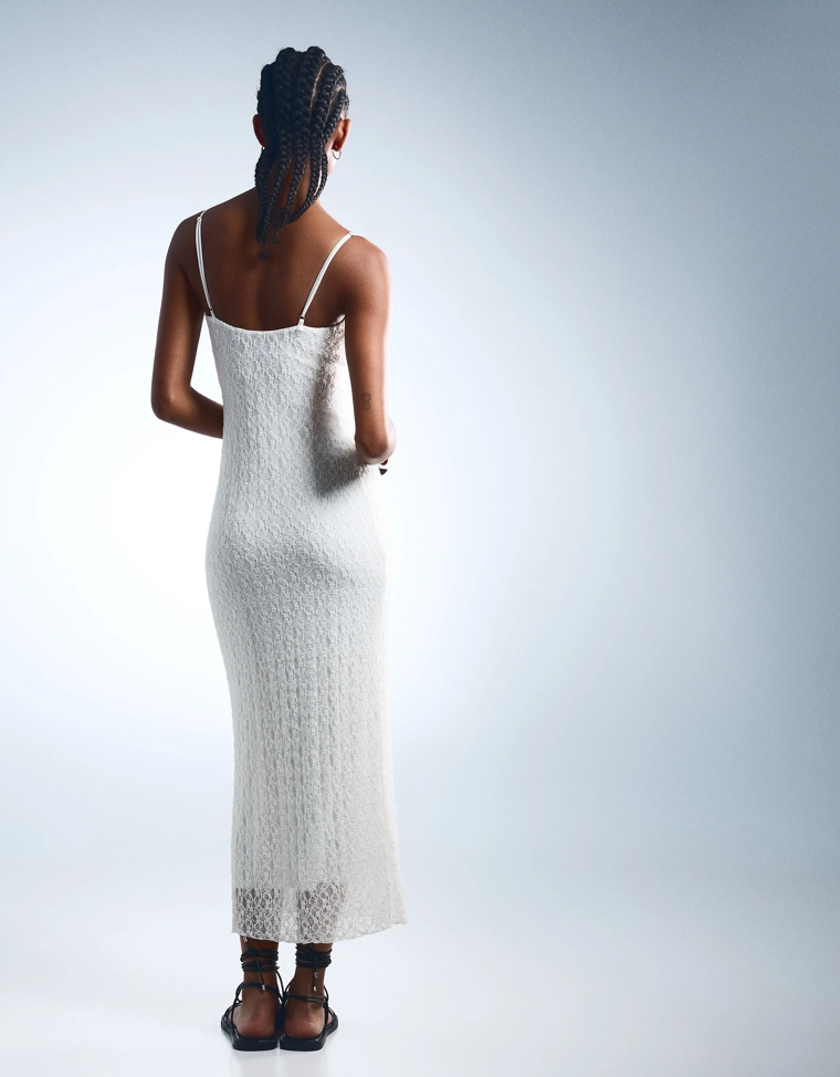 Платье миди с кружевом