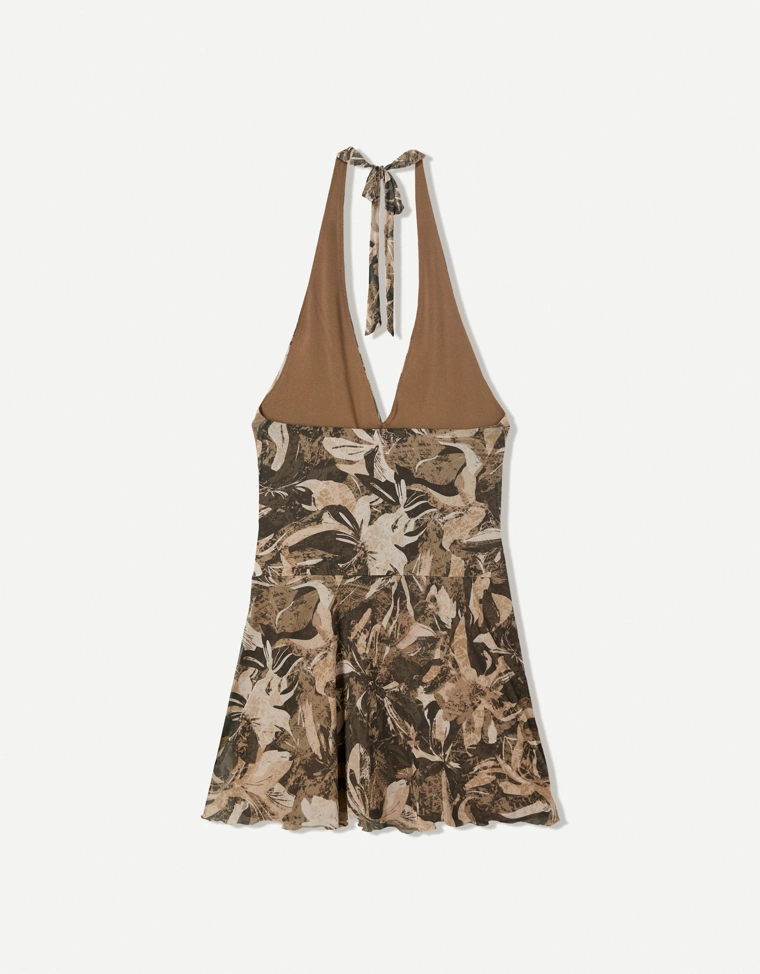 Мини-платье из струящейся ткани с горловиной халтер и принтом