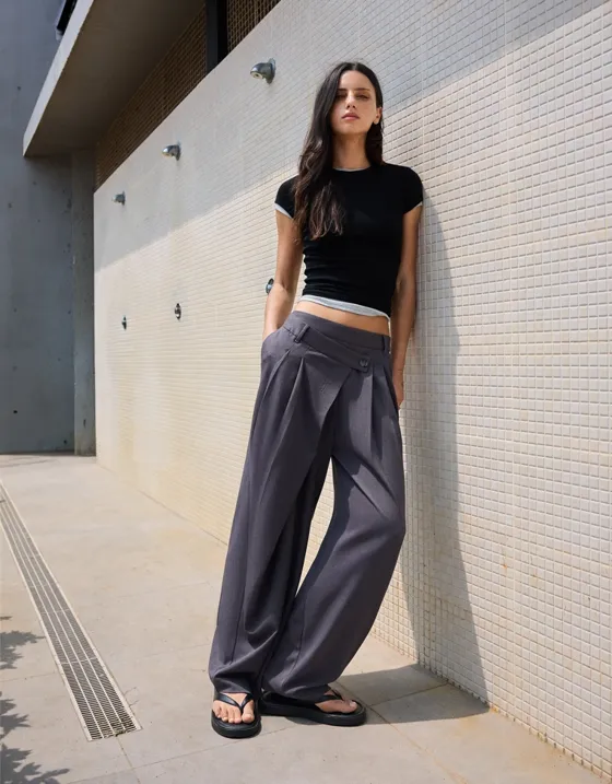 Брюки с поясом на запахе