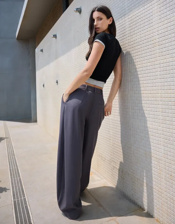 Брюки с поясом на запахе