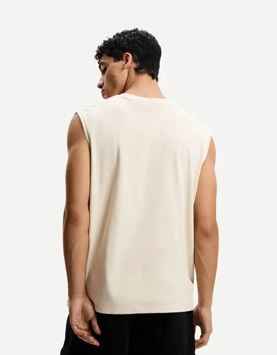 Топ без рукавов