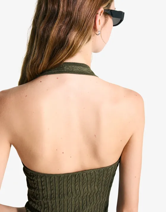 Топ из трикотажа с узором «косы» и горловиной халтер