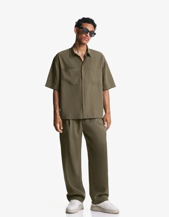 Рубашка геометрического кроя с короткими рукавами