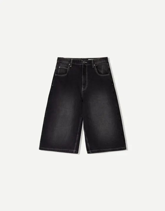 Джинсовые шорты объемного свободного кроя