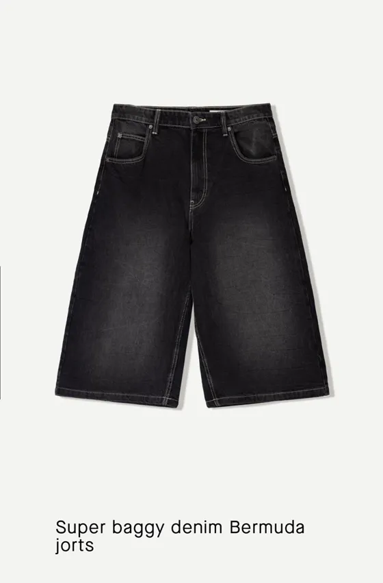 Джинсовые шорты объемного свободного кроя