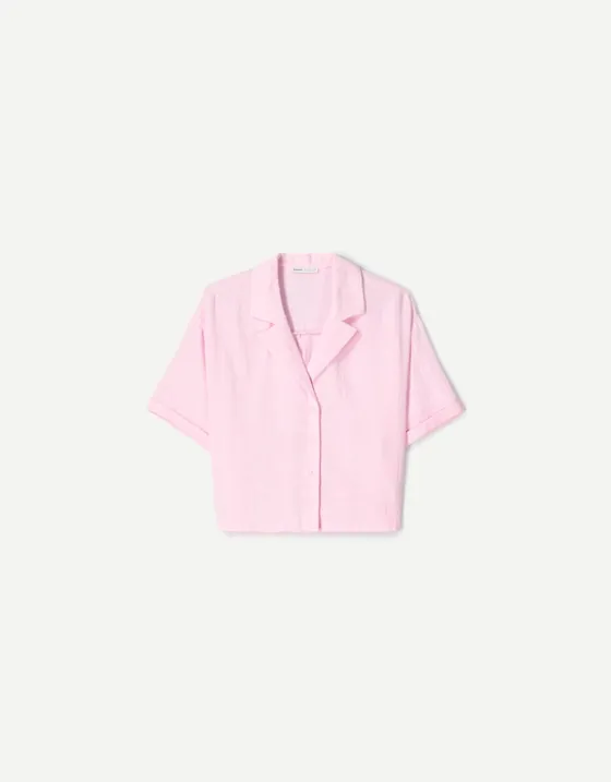 Рубашка из рельефной ткани с короткими рукавами