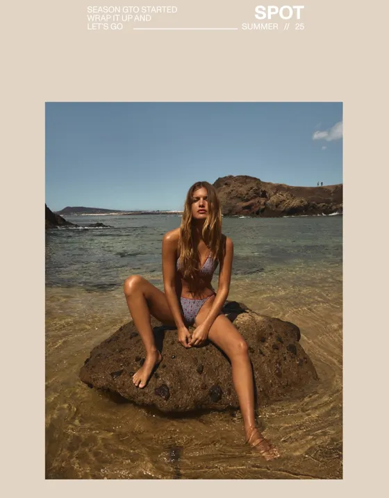 Топ бикини в клетку виши с узором «Вишня»