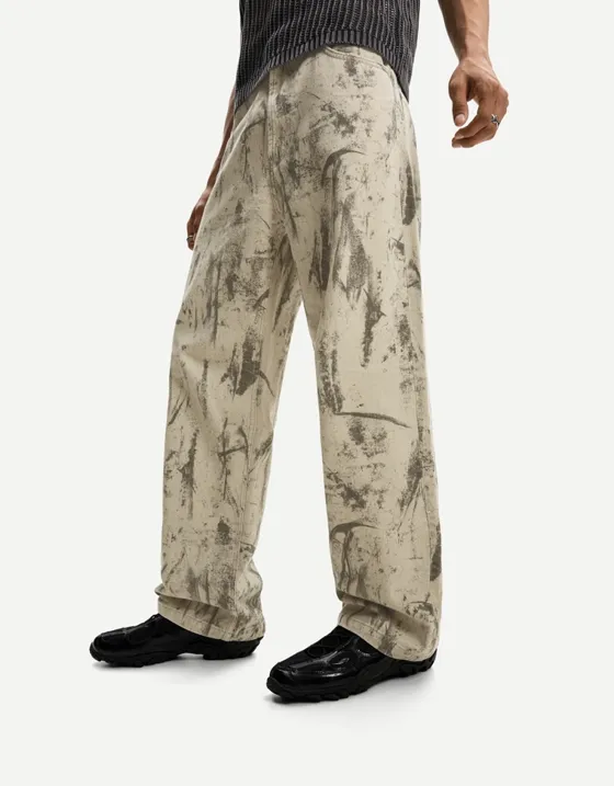 Джинсы свободного кроя с принтом