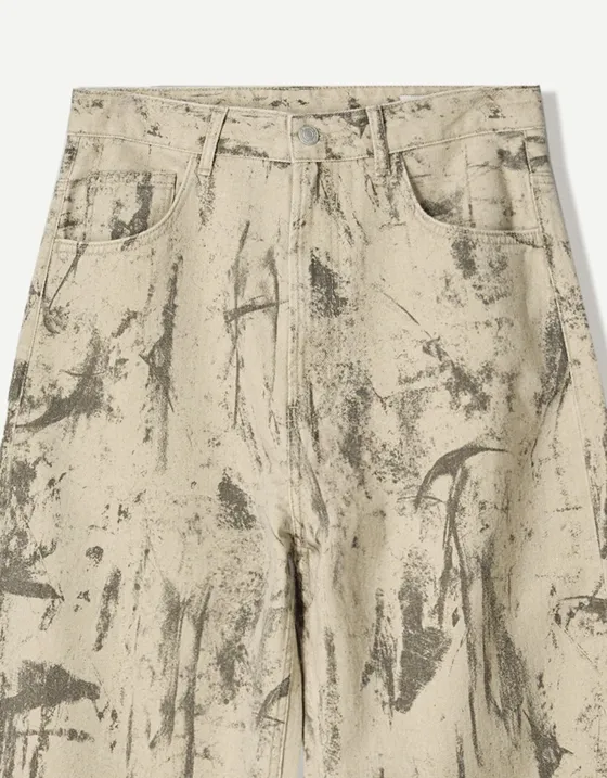 Джинсы свободного кроя с принтом