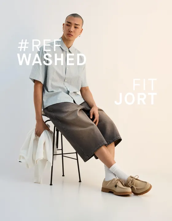 Джинсовые шорты объемного свободного кроя