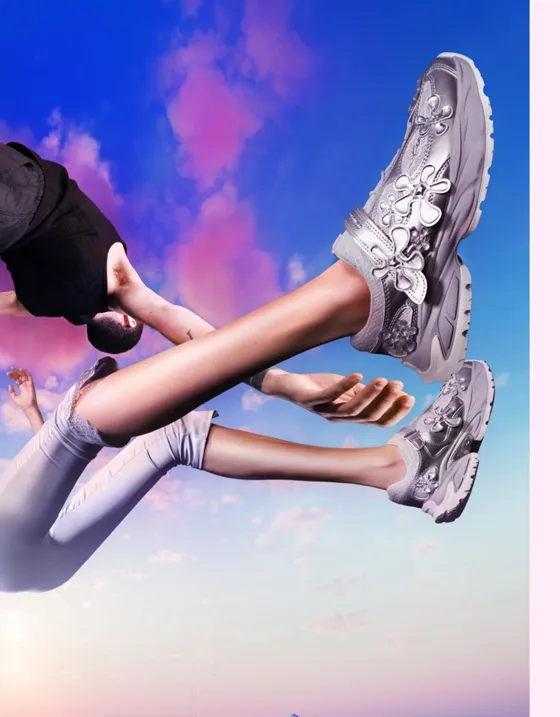 Серые толстовки с капюшоном