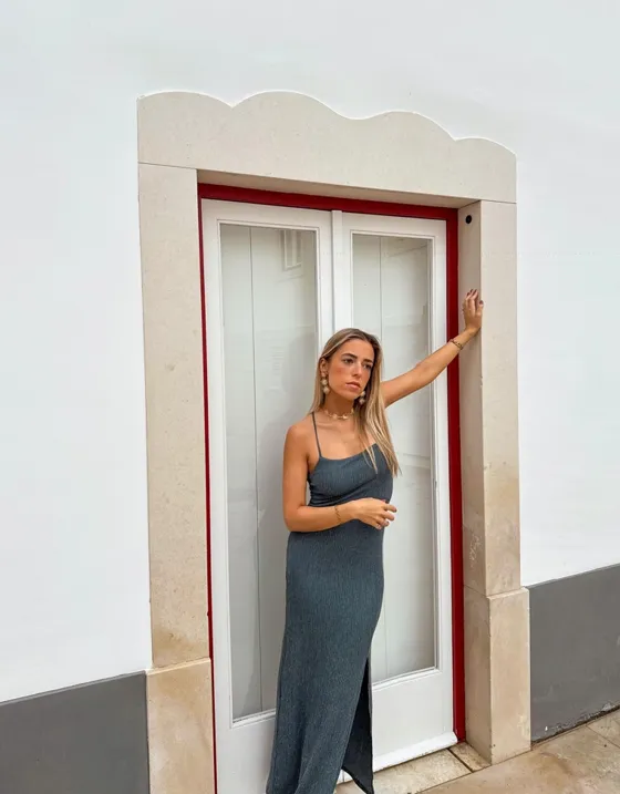 Платье миди в стиле рустик с бретелями