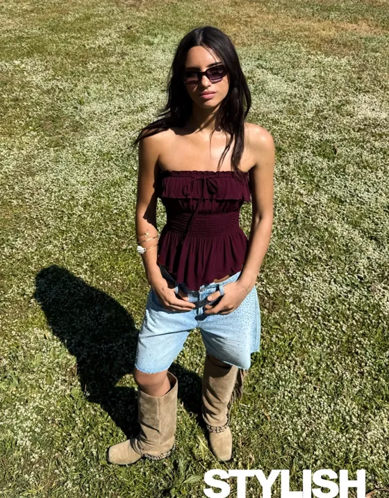 Топ-бандо из рельефной ткани с воланом