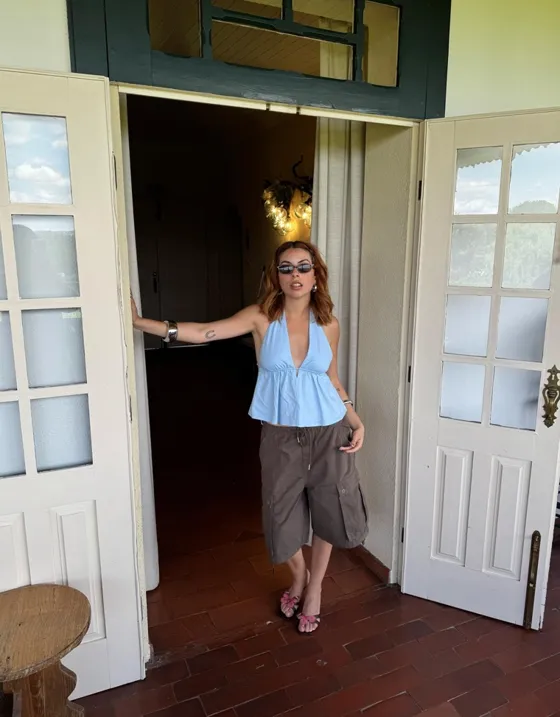 Топ из смесового льна с горловиной-халтер