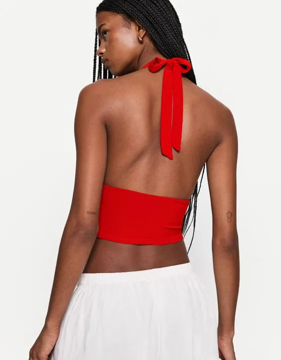 Топ со сборкой и горловиной халтер