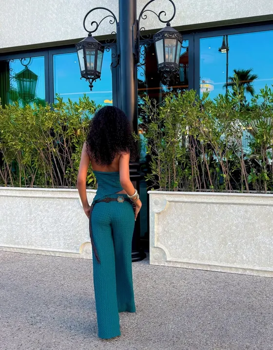 Топ в стиле рустик с асимметричными бретелями