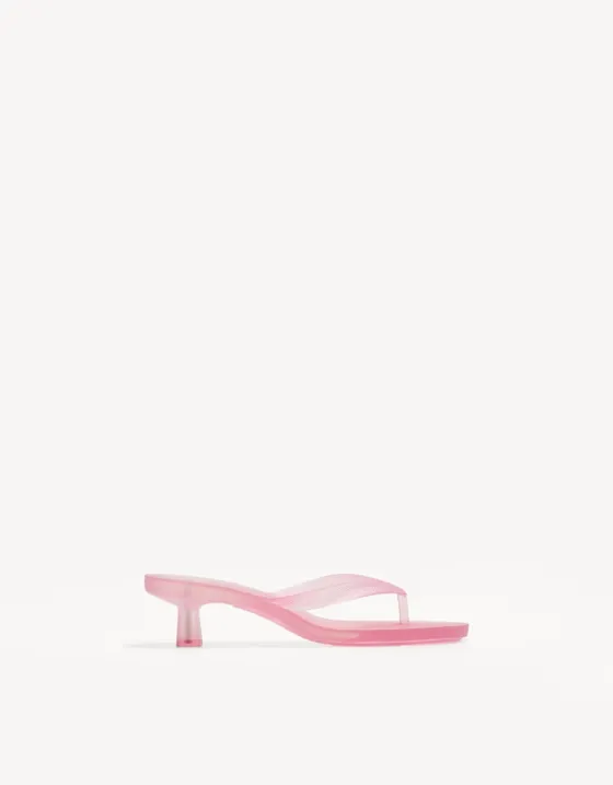 Босоножки на каблуке с ремешками