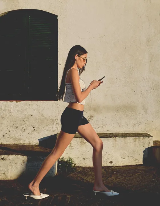 Топ с принтом, кружевом и завязками