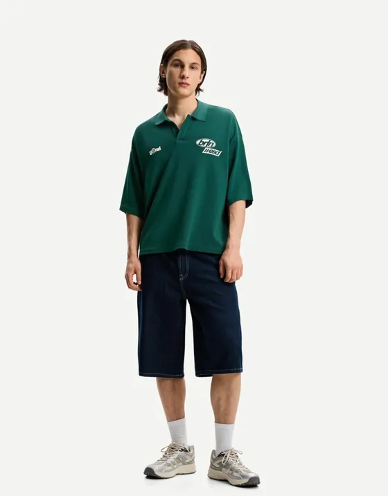 Поло оверсайз с короткими рукавами и принтом