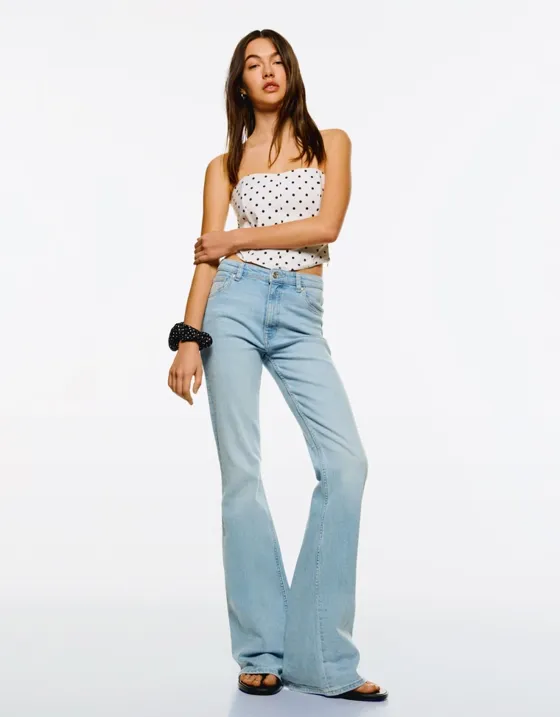 Расклешенные джинсы