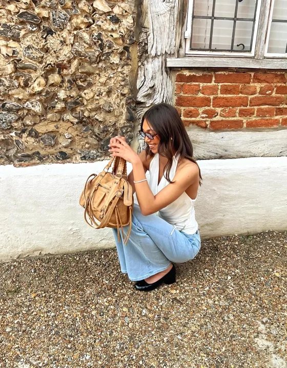 Расклешенные джинсы