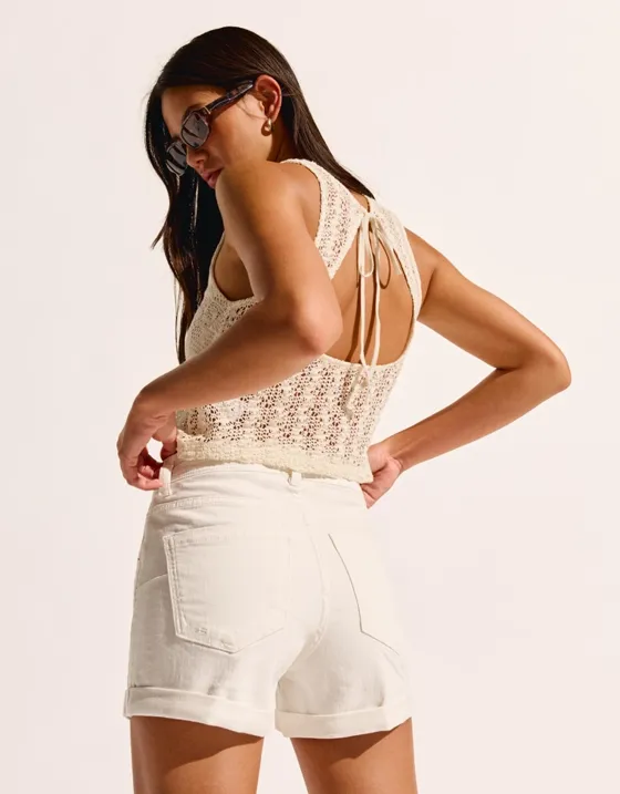 Джинсовые шорты с отворотами