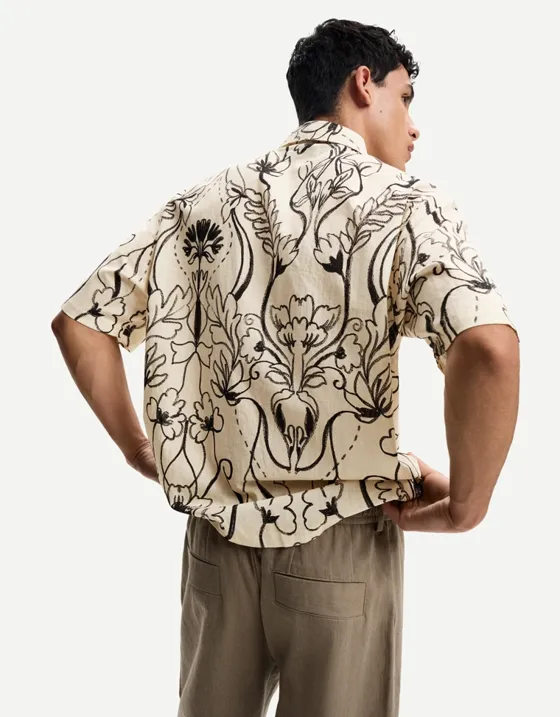 Рубашка из ткани с принтом с короткими рукавами