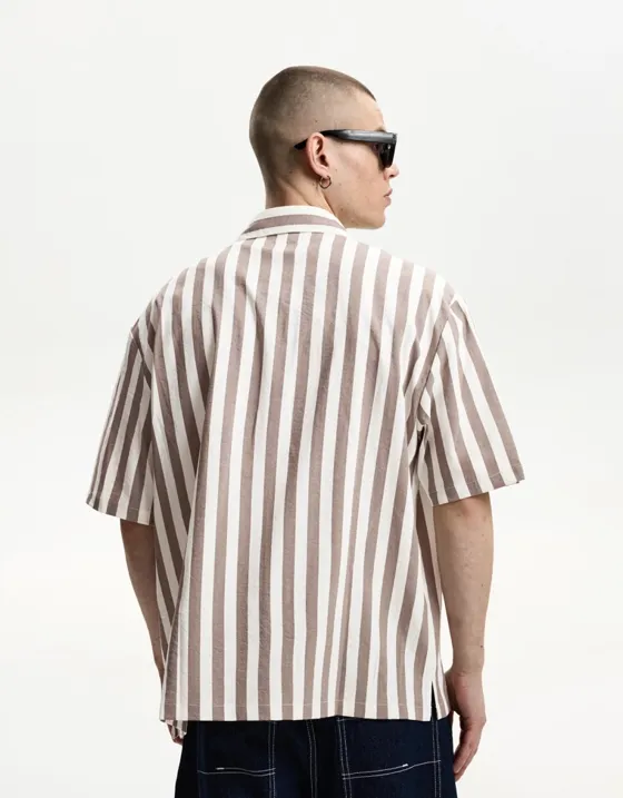 Рубашка свободного кроя с короткими рукавами