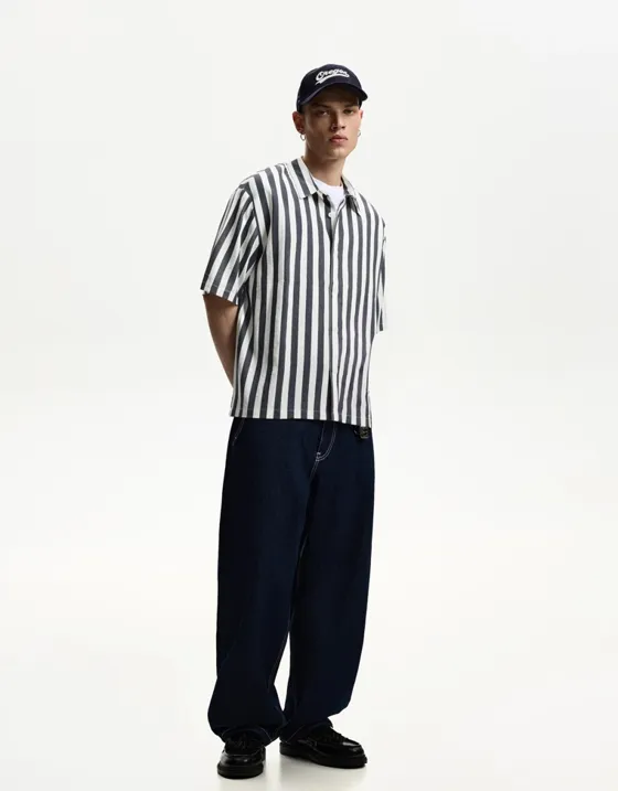 Рубашка свободного кроя с короткими рукавами