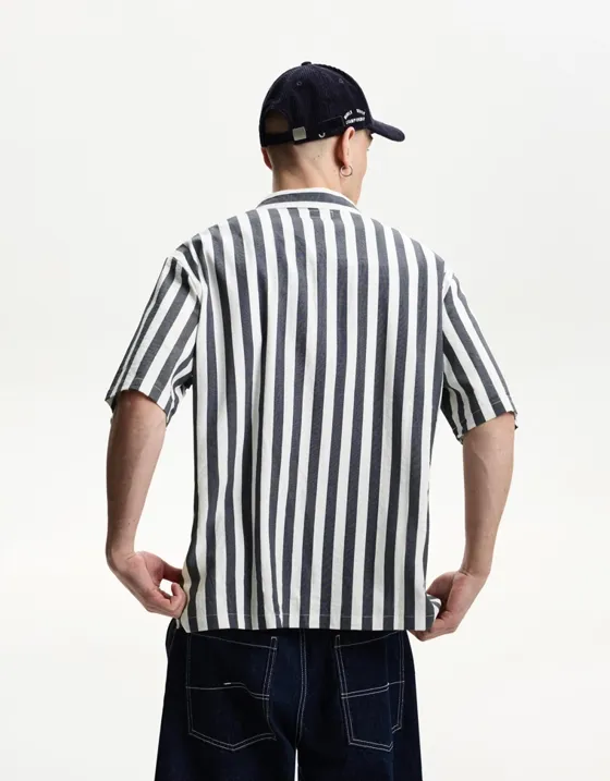 Рубашка свободного кроя с короткими рукавами