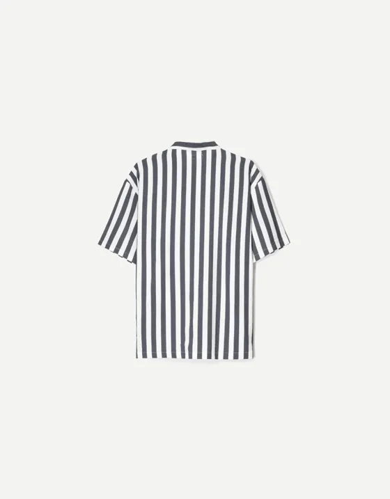 Рубашка свободного кроя с короткими рукавами