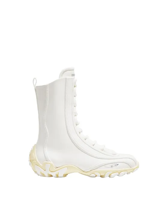 Белая футболка с коротким рукавом